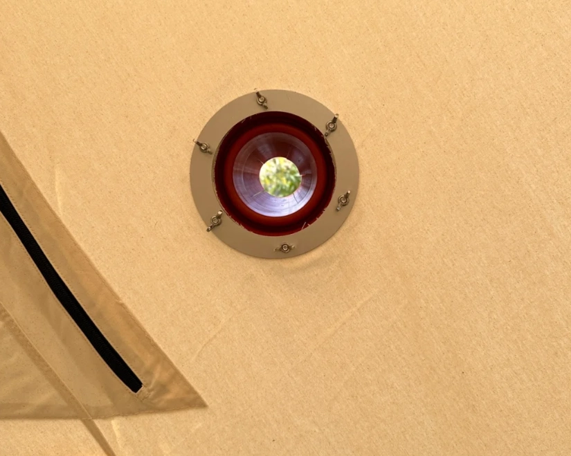 캔버스 텐트 스토브에 연도 파이프를 설치하는 방법