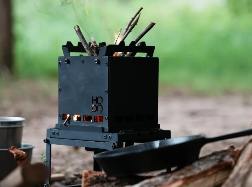 캠핑용 텐트 스토브 vs. 화덕: 어느 것이 더 많은 BTU를 출력할까요?