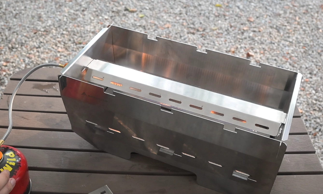 고급 캠핑 그릴 제조에서 스테인리스 스틸의 역할 고급 캠핑 그릴 제조에서 스테인리스 스틸의 역할